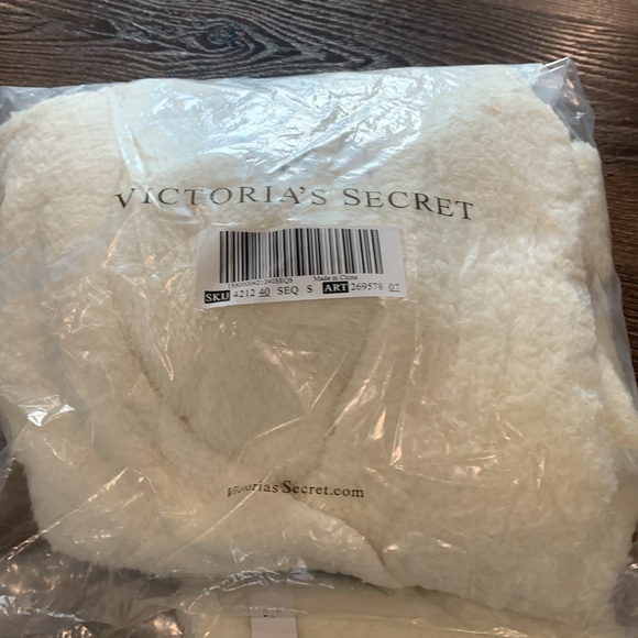 Victoria’s Secret PINK Cozy Fleece Fuzzy Boxy Pajama Lounge Set. Small - Picture 3 of 4